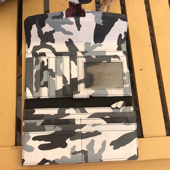 Hayden-Harnett camo satchel tote and wallet. Dust bag incl. - Picture 5 of 6